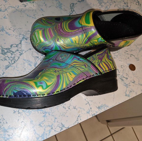 Clogs - Picture 1 of 3